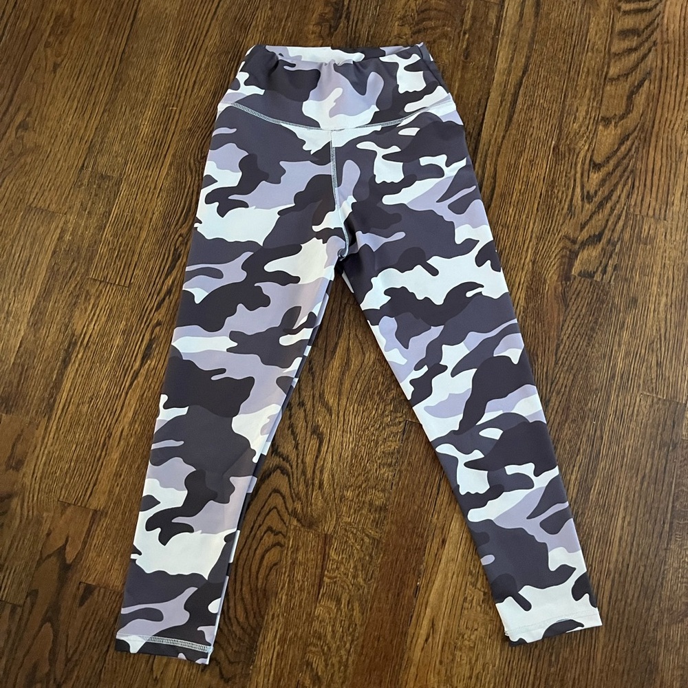 Yoggao Purple Camo Print Leggings